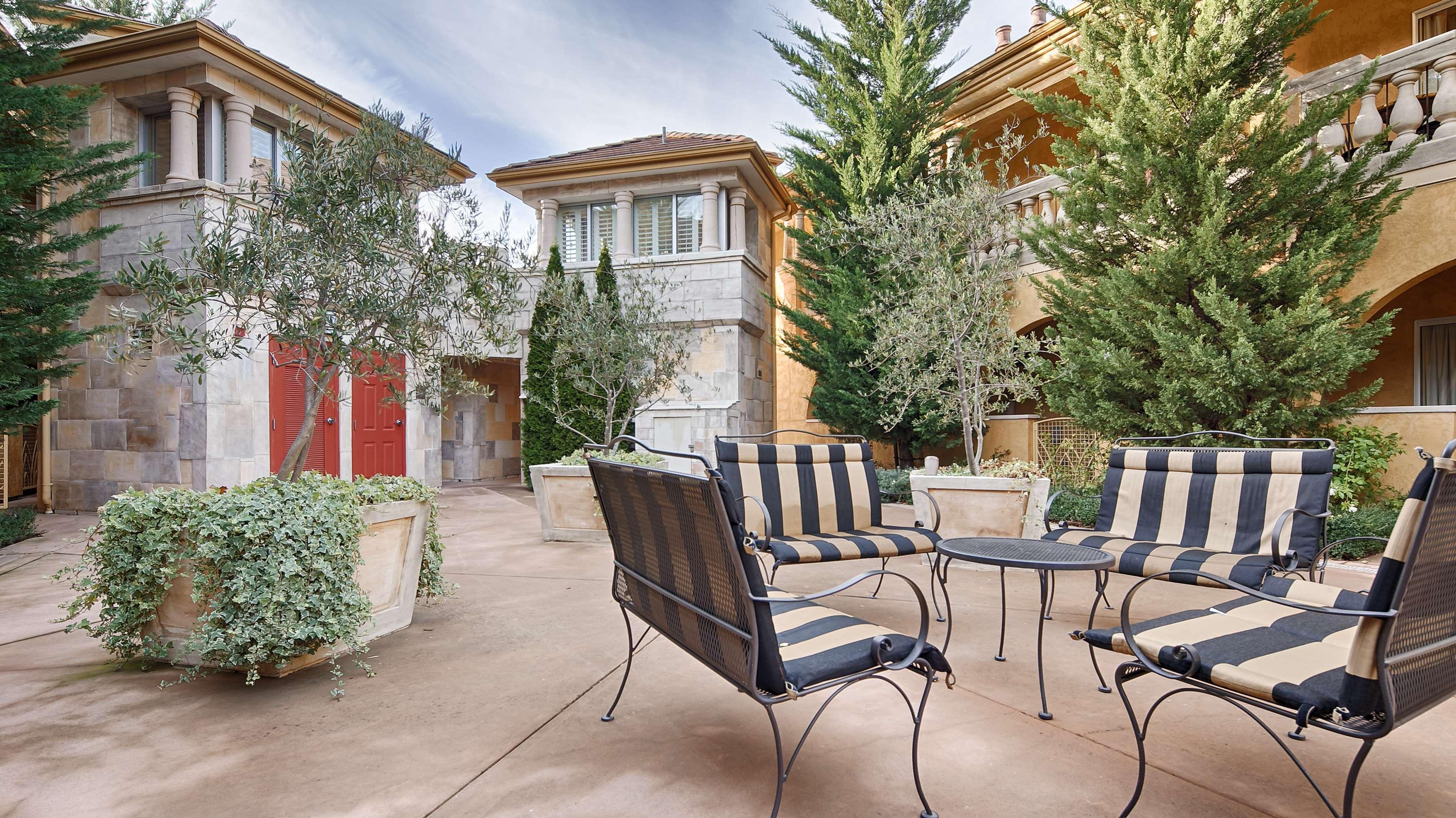 Western Dry Creek Hotel 3*