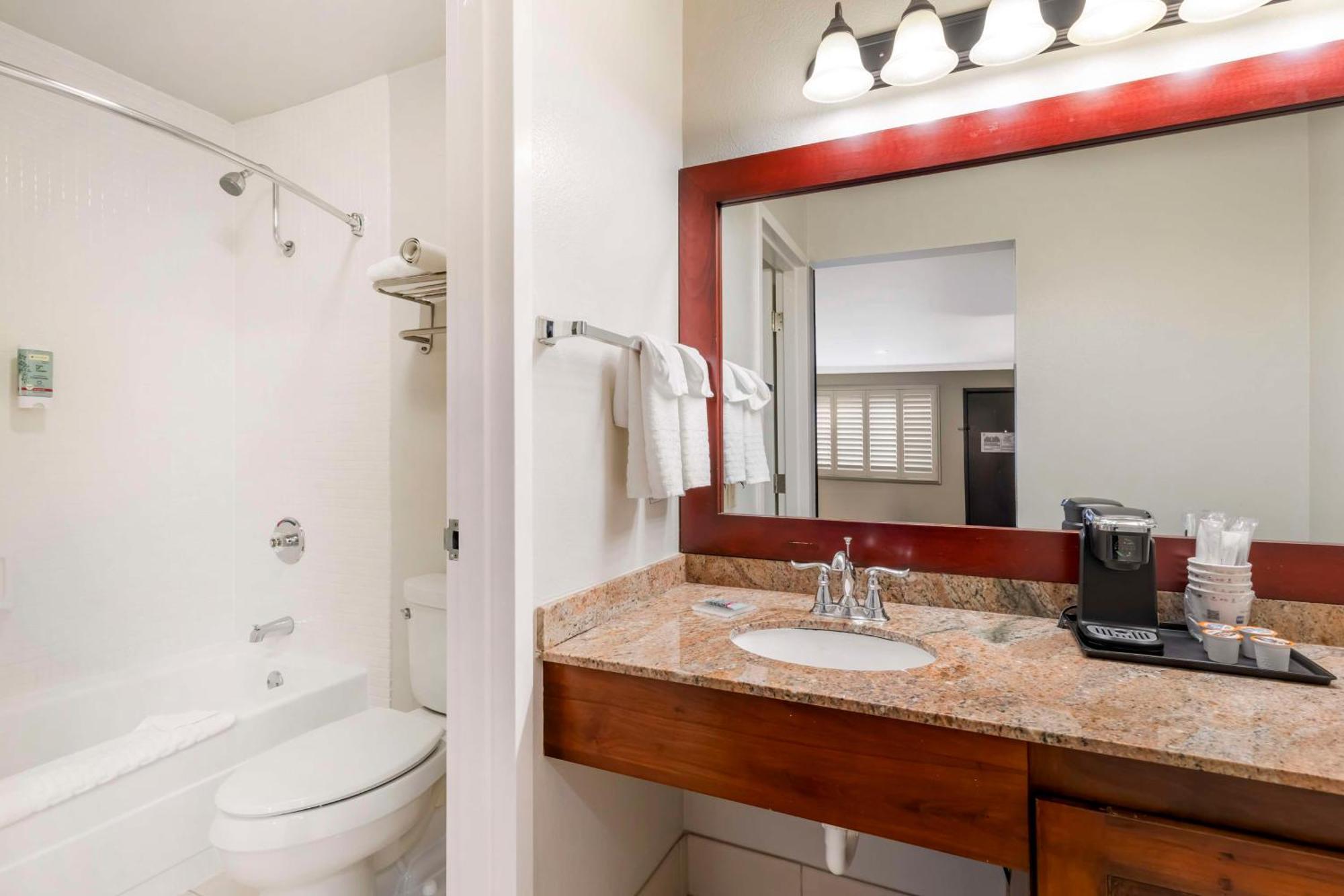 Hotel Western Dry Creek 3*